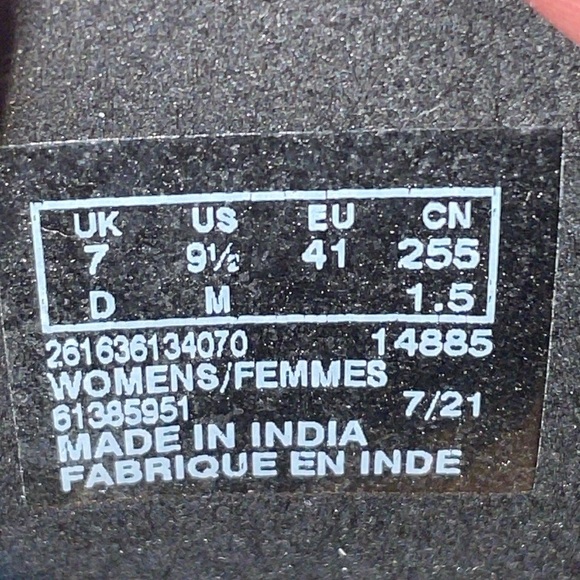 Clark’s Women's Collection Trish Strap Boots. Leather. Side zippers. Size 9.5 - Picture 8 of 9